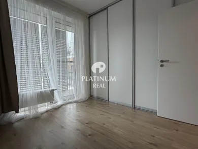 Na prenájom 2-izbový byt, 48 m², Bratislava-Petržalka, Fialová
