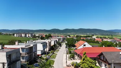 Na predaj pozemok, Košolná