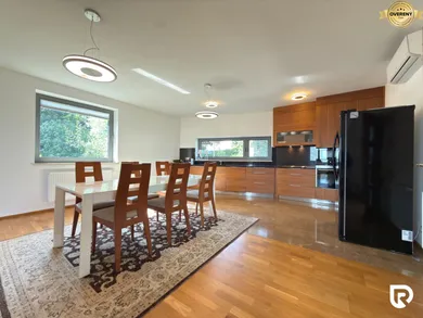 Na prenájom 4-izbový byt, 125 m², Bratislava-Staré Mesto