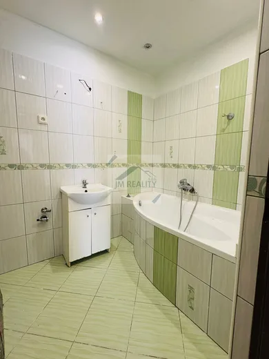 Na predaj 3-izbový byt, 76 m², Kajal