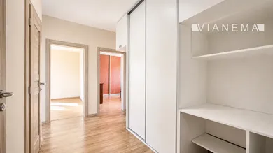 Na predaj 2-izbový byt, 59 m², Bratislava-Rača, Žarnovická