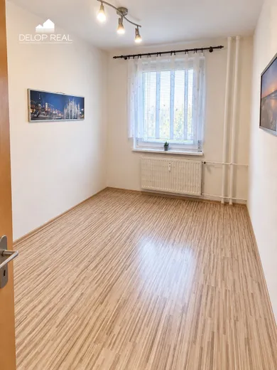 Na predaj 3-izbový byt, 72 m², Nové Zámky, Komárňanská