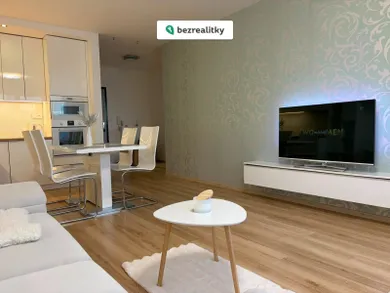 Na prenájom 2-izbový byt, 54 m², Trnava