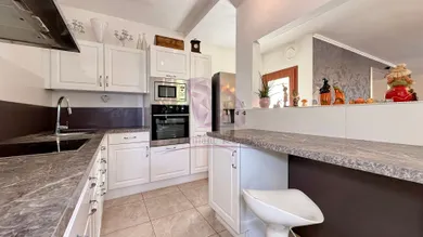 Na predaj 5-izbový dom, 180 m², Hrubý Šúr, Senecká