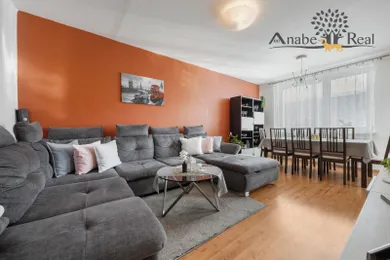 Na predaj 4-izbový byt, 82 m², Pezinok, Muškátova