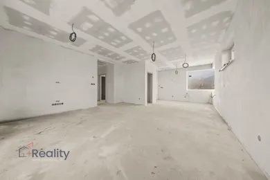 Na predaj 4-izbový dom, 108 m², Kostolné Kračany
