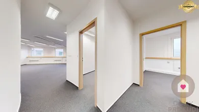 Na prenájom komerčné, 692 m², Bratislava-Ružinov, Plynárenská