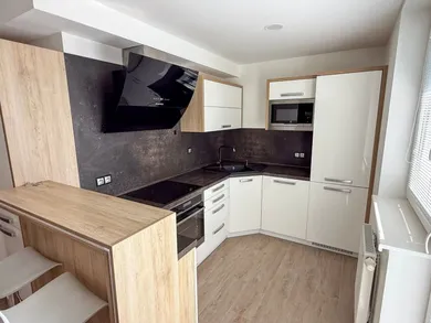 Na prenájom 2-izbový byt, 62 m², Bratislava-Dúbravka, Dúbravčická