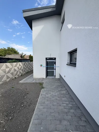 Na predaj dom, 270 m², Topoľníky, Hviezdna