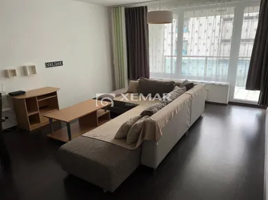 Na prenájom 2-izbový byt, 73 m², Banská Bystrica
