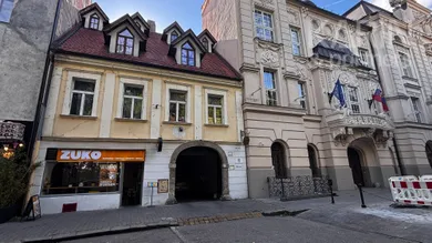 Na prenájom 2-izbový byt, 60 m², Bratislava-Staré Mesto, Palackého