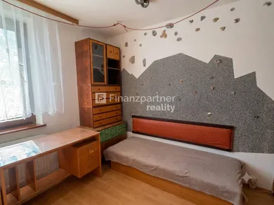 Na predaj 4-izbový byt, 79 m², Michalovce, Jána Hollého