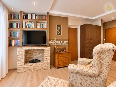 Na predaj 2-izbový byt, 47 m², Šahy, SNP