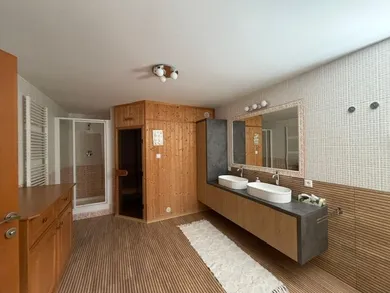 Na prenájom 2-izbový byt, 85 m², Bratislava-Karlova Ves, Líščie údolie