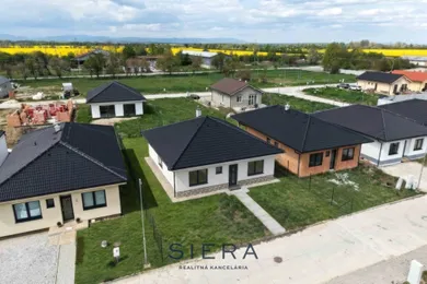 Domy na sprzedaż, 4-pokojowe, Slovenská Nová Ves · €249 000