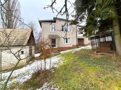 Domy na sprzedaż, Nová Baňa · €191 000