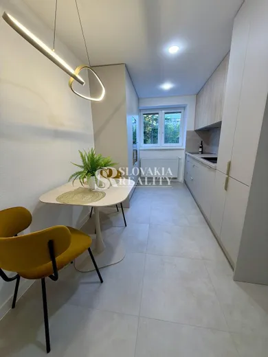 Na prenájom 2-izbový byt, 56 m², Nitra, Československej armády