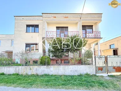 Domy na sprzedaż, 5-pokojowe, Hrušovany · €139 000