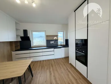 Дома на продажу, 4-комнатные, Kolárovo · €235 000