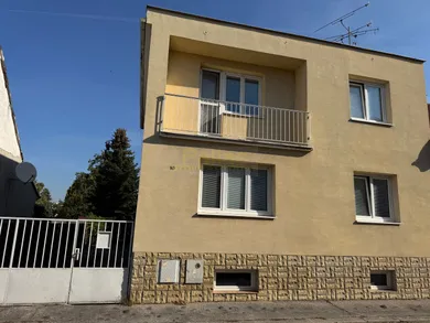 Eladó házak, 5-szobás, Piešťany · €315 000