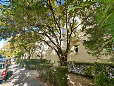 Na predaj komerčné v Bratislava-Staré Mesto · €280 000 · Pôvodný stav