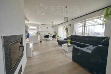 Na predaj 4-izbový dom, 158 m², Neporadza