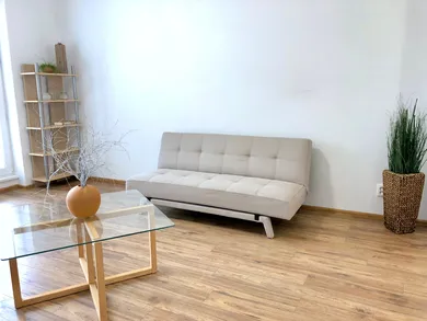 Na prenájom 3-izbový byt, 86 m², Bratislava-Nové Mesto, Šancová