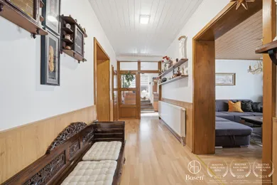 Na predaj 7-izbový dom, 220 m², Kopčany, Kollárova