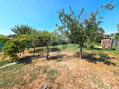 Na prenájom pozemok, 24 m², Komárno