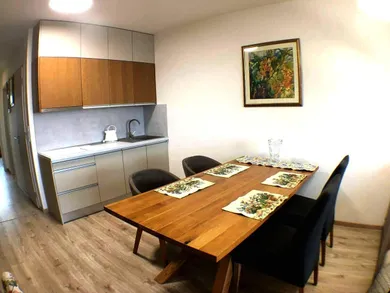 Na prenájom 3-izbový byt, 82 m², Košice-Staré Mesto, Strojárenská