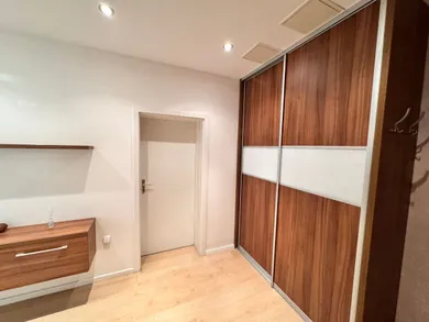 Na predaj 2-izbový byt, 56 m², Pezinok, Hroznova