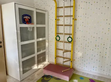 Na prenájom 3-izbový byt, 65 m², Bratislava-Dúbravka, Húščavova