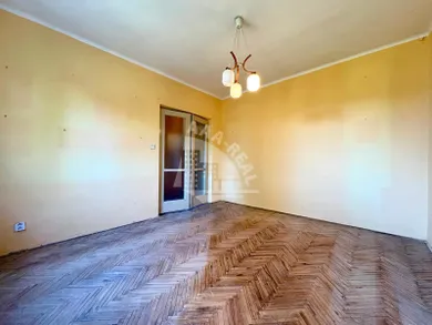 Na predaj 3-izbový byt, 74 m², Banská Bystrica, Švermova