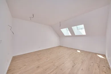 Na predaj 4-izbový byt, 93 m², Sekule