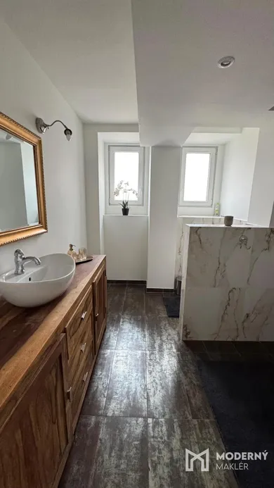 Na prenájom 3-izbový byt, 80 m², Košice-Staré Mesto, Svätoplukova