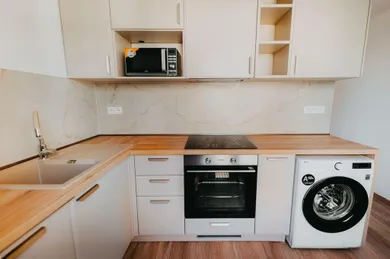 Na prenájom 2-izbový byt, 54 m², Košice-Sever, Tolstého