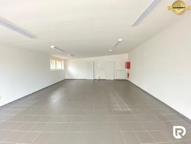 Na prenájom komerčné, 75 m², Trenčín, Zlatovská