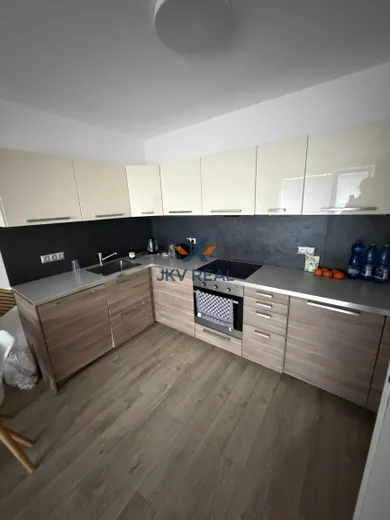 Na predaj 2-izbový byt, 52 m², Banská Bystrica, Komenského