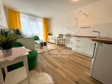 Na prenájom 1-izbový byt, 25 m², Bratislava-Nové Mesto, Kominárska
