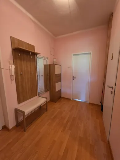 Na predaj 3-izbový byt, 94 m², Bratislava-Nové Mesto, Pri bielom kríži