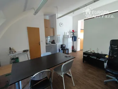 Na prenájom komerčné v Bratislava-Rača · €850 · Dokončené