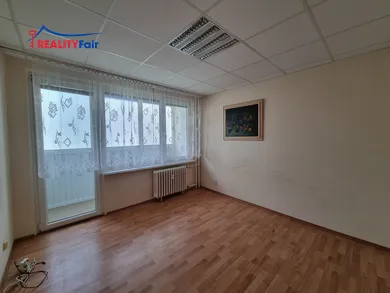 Na predaj 1-izbový byt, 35 m², Banská Bystrica, Sládkovičova