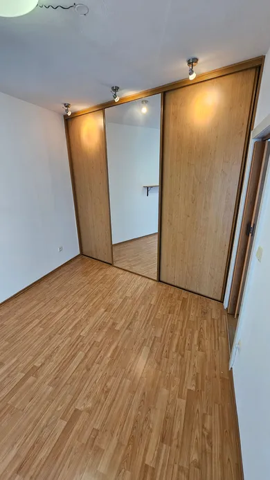 Na predaj 3-izbový byt, 61 m², Hurbanovo, Sládkovičova