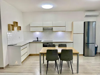 Domy na sprzedaż, 3-pokojowe, Malé Leváre · €206 000