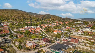 Na predaj pozemok, 654 m², Smolenice, Komenského