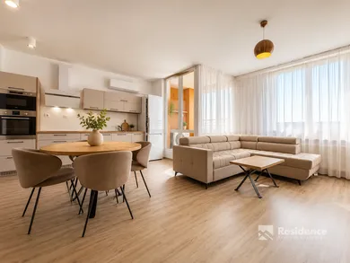 Mieszkania na wynajem, 3-pokojowe, Liptovský Mikuláš · €890