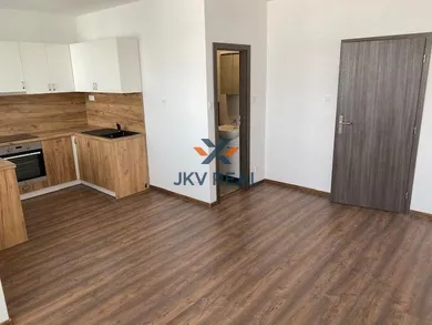 Na prenájom 2-izbový byt, 45 m², Prievidza, Hviezdoslavova