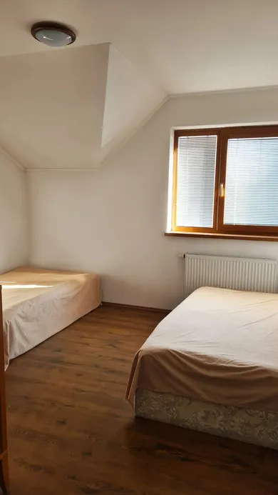 Na predaj 5-izbový dom, 165 m², Rovinka, Orechová
