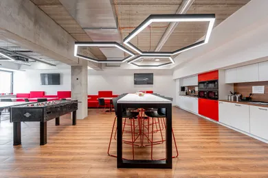 Na prenájom komerčné, 30 m², Košice-Západ, Moldavská cesta 3A
