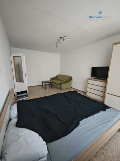 Na prenájom 1-izbový byt, 41 m², Senica, Svobodu